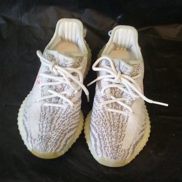 Yeezy Boost 350 V2 - White and Gray Great Condition But Insoles Replaced - Picture 2 of 8
